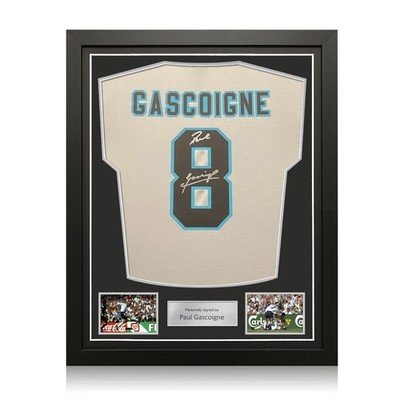 Englisches Nationaltrikot von 1996, signiert von Paul Gascoigne. Gerahmt.