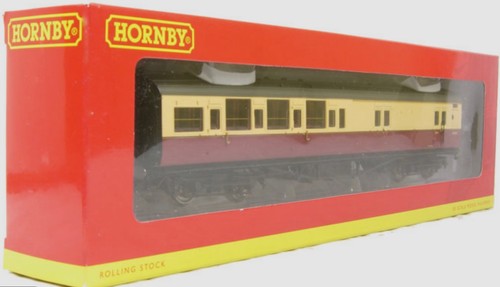 Hornby R4349A BR Maunsell Compartment BT Coach No: S 3730 S OO Gauge Crim/Cream | Condition: New