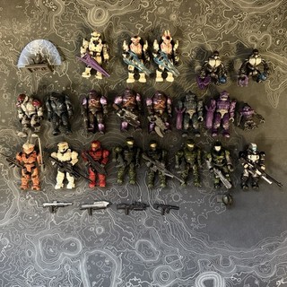 HALO MEGA BLOCKS FIGURE AND WEAPON LOT