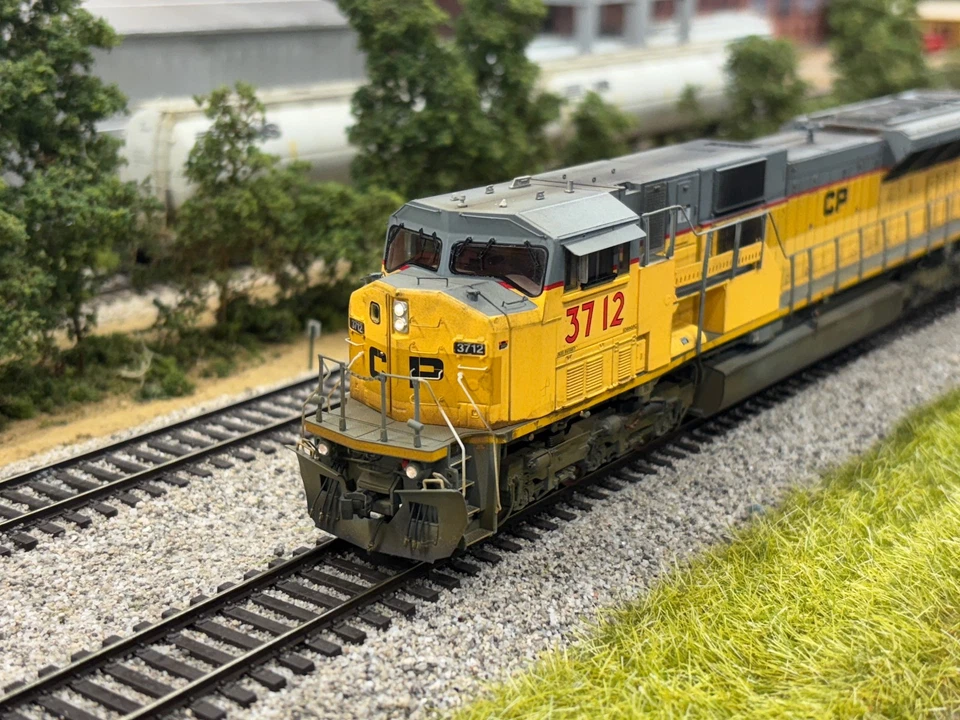 (HO) Ath Genesis Canadian Pacific ex-UP SD90MAC #3712 Weathered Tsunami2 SND - Image 2 of 4