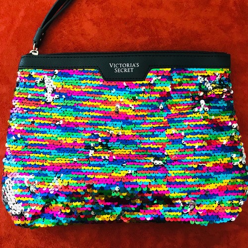 New VICTORIA’S SECRET Sequin WRISTLET and KEYCHAIN Set - Picture 5 of 12