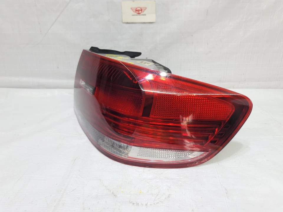 Luz trasera exterior derecha pasajero BMW 335i 2007-2010 OEM 63217174404 Foto 3 de 4