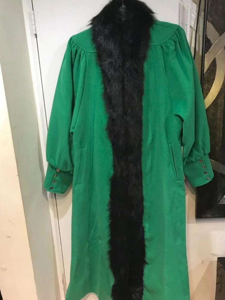 Abrigo largo con ribete de piel sintética esmoquin de invierno para mujer más etiqueta 1X y ajuste 2X3X Foto 3 de 4