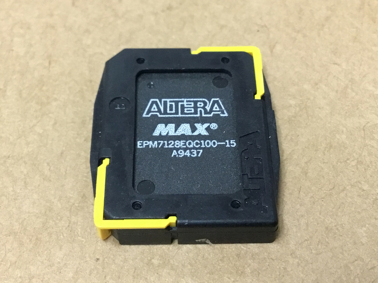 (1 PC) ALTERA EPM7128EQC100-15 COMPLEX-EEPLD, 128-CELL, 15NS PROP DELAY, 100