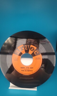 The Olympics RnB 45 The Scotch bw Baby Its Hot on Arvee (SR75)