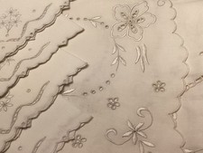 5 PC- Madeira Hand Embroidered Linen Vintage Tablecloth Lot Sq & Napkins Cutwork