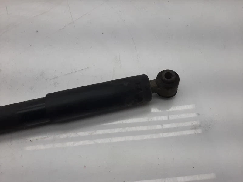 Amortiguador de puntal delantero para pasajero Chrysler Aspen 2007 OEM  Foto 3 de 4