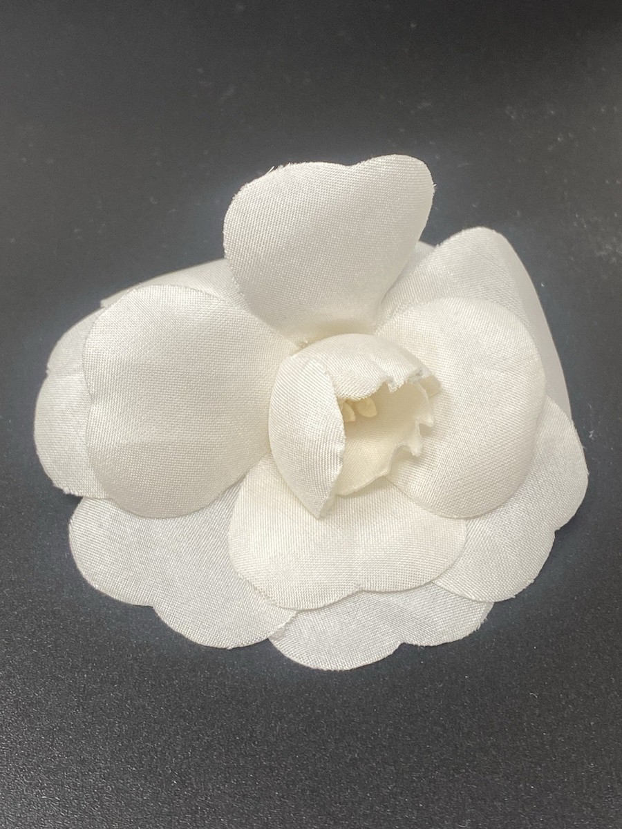 Chanel White Camellia Flower Corsage Pin Brooch Silk Made In  display picture 1