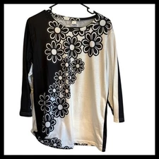 Black and White Floral Flower Print Long Sleeve Top, Womens Size L