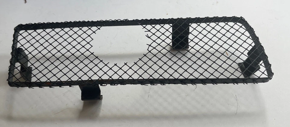 Lancia Delta Integrale 82469688 LEFT front bumper grill Evo 2 Toe Hook hole OEM — 第 2/4 张图片