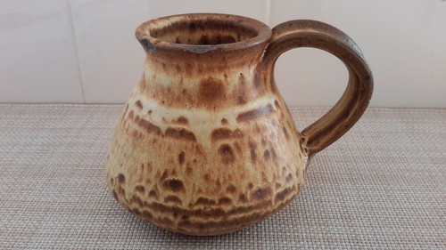 Vintage Handmade No Spill Travel Coffee Mug Pottery Beige/Brown Signed Pre-owned - Picture 4 of 12