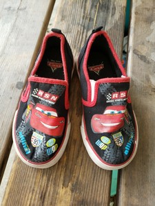 tenis do relampago mcqueen