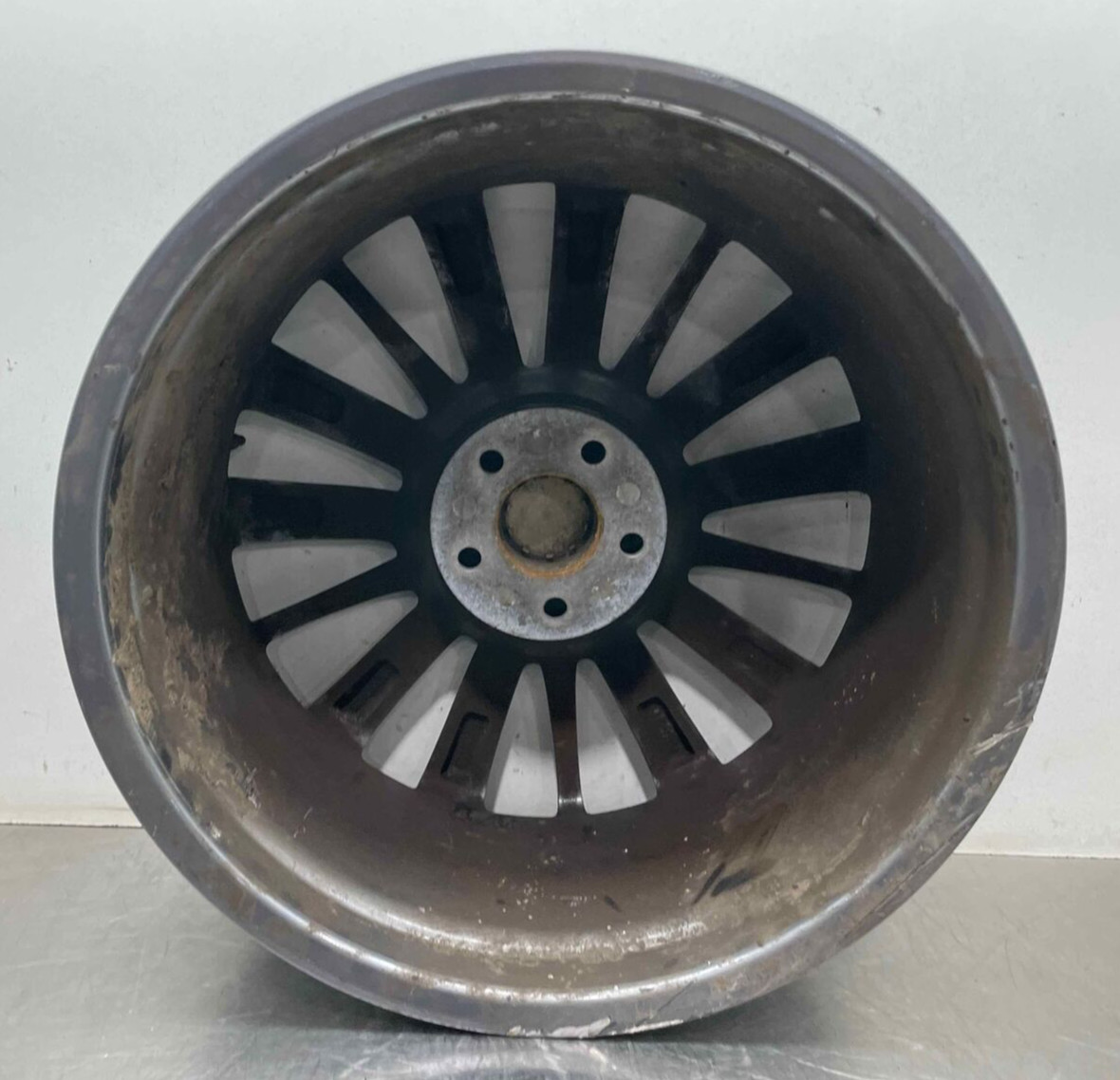 2017 Maserati Ghibli S Q4 Oem Rim Front Wheel 19" X 8.5 670087454 Cerchio Scuffs