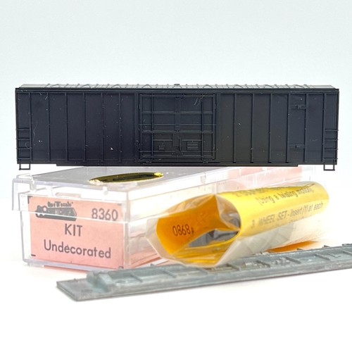 Coche de carga Roundhouse escala N 8360 sin decorar puerta enchufable costilla lateral | Zustand: Used