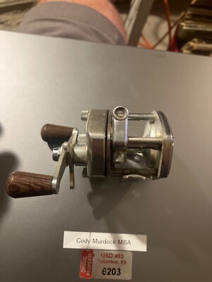 Vintage Shimano Bantam 100 Baitcasting Reel Fast Free Shipping