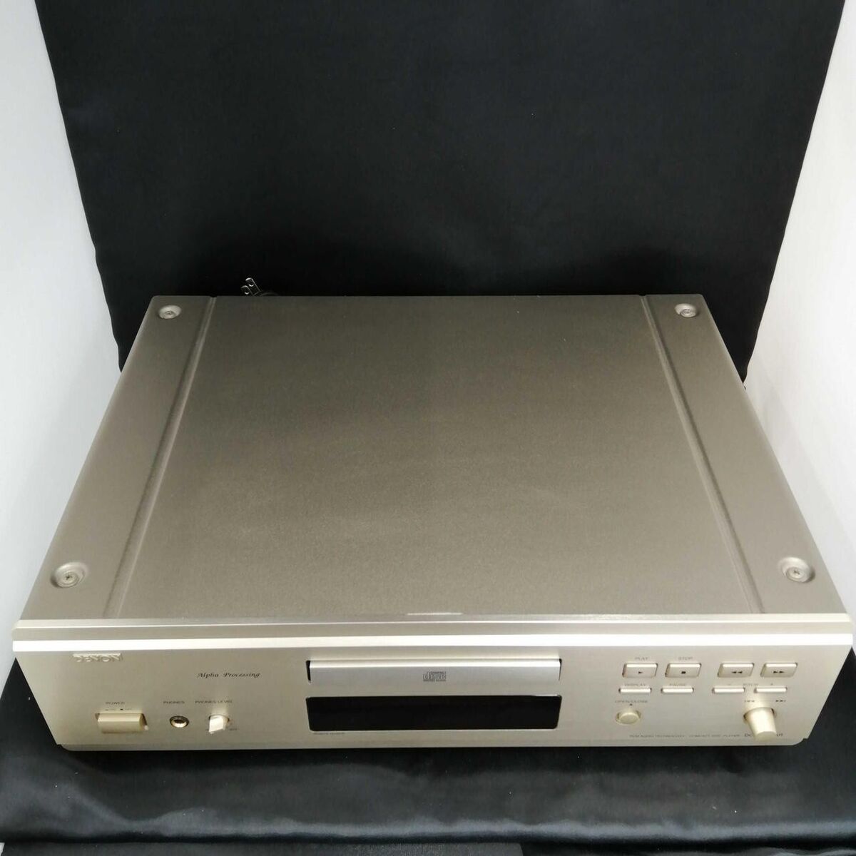 Denon Dcd-1550Ar CD Player w/RemoteControl Good Condition Denon Dcd-1550Ar CD Player w/RemoteControl Good Condition