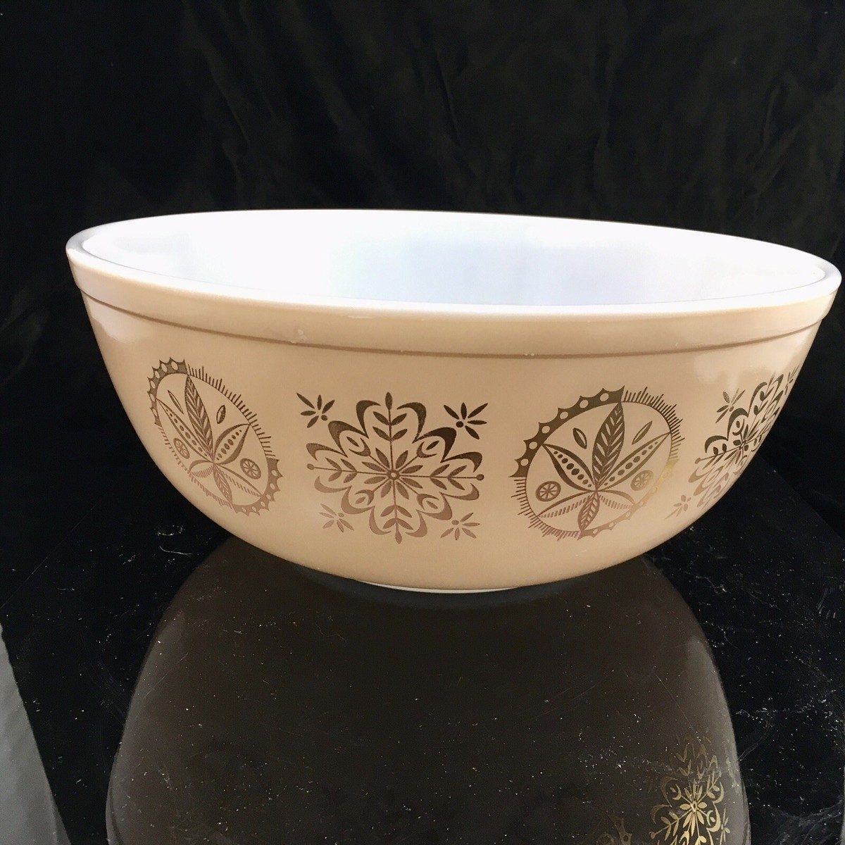 Vintage Pyrex 4 Qt. Tan Gold Hex Signs Promotional Mixing Bowl