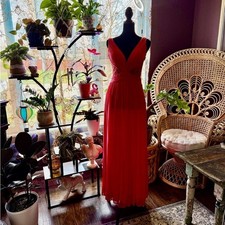 SHERRI HILL Coral V-Neck Prom Formal Dress