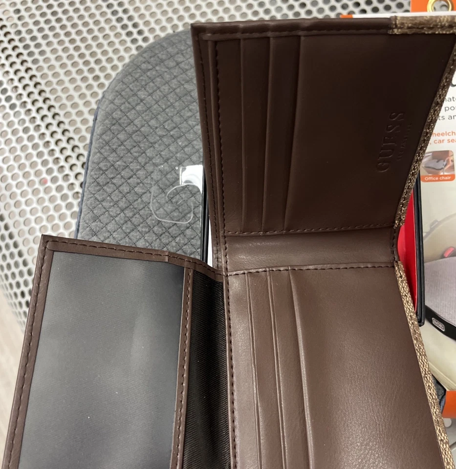 GUESS Men's Wallet $48 RFID Protection Brown New  Genuine - Image 3 of 3