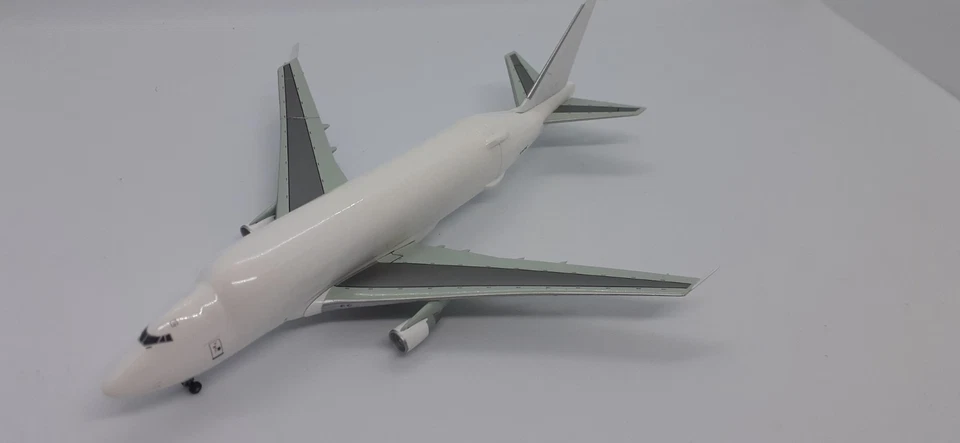 DRAGON WINGS 1:400 BOEING 747-400LCF All White Dream Lifter N747BC - Imagem 2 de 4