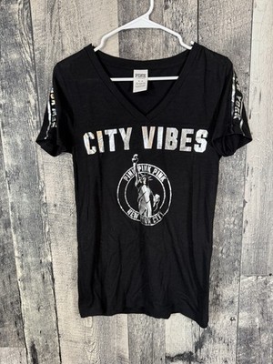 PINK Black City Vibes New York City Short Sleeve V-Neck T-Shirt Size Medium M