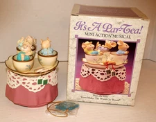 Vintage 1994 Enesco "It's A Par-Tea" Mini Action Musical Teacup Mice- IOB -VIDEO