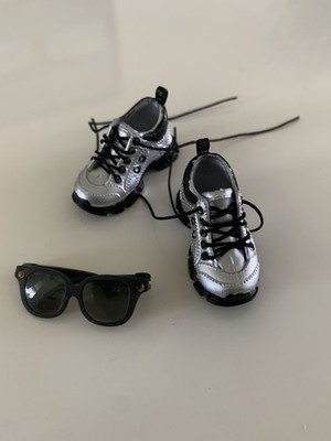 Barbie Schuhe, Sneaker silber mit Sonnenbrille , Zuru Mini Fashion
