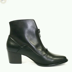 chelsea crew ankle boots