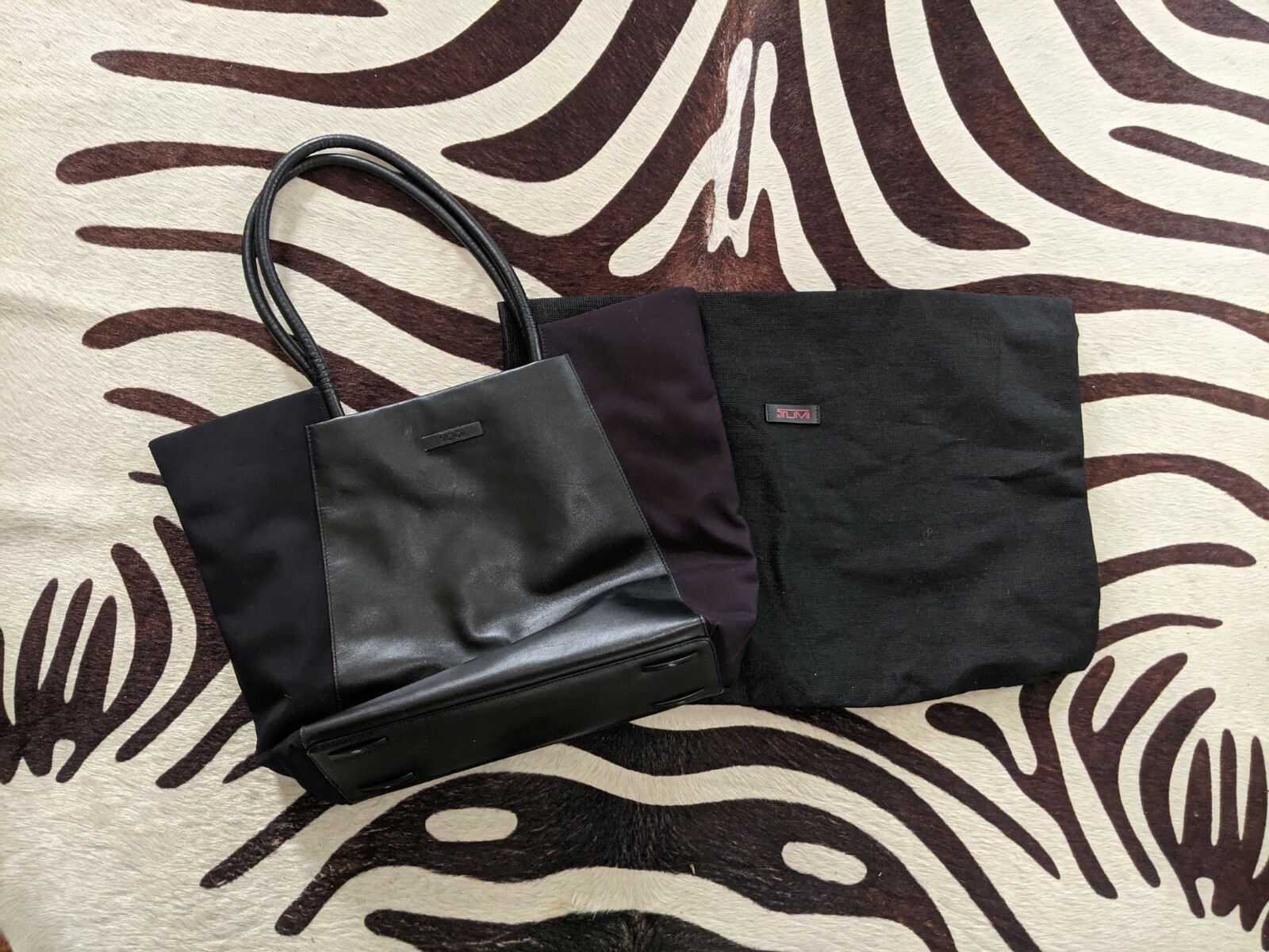 Rare Tumi Large Everyday Leather and Nylon Tote Bag Black Clean GUC VOYAGEUR