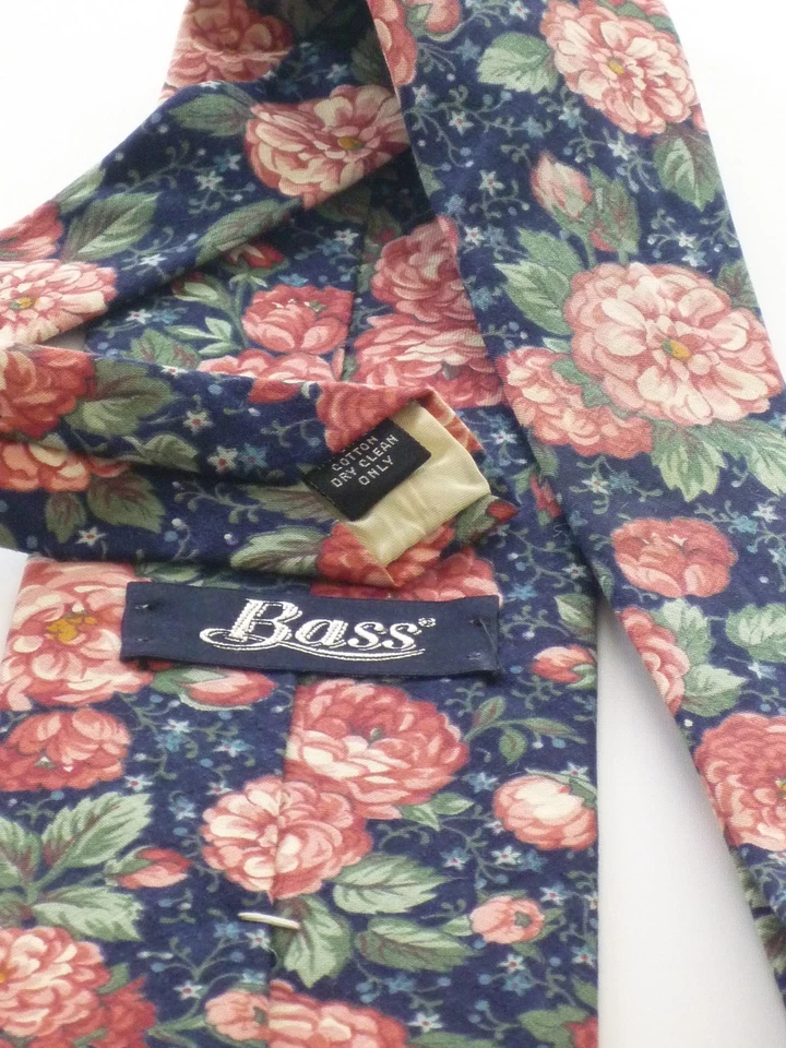 Bajo Corbata Hombre (T122) Foto 2 de 3