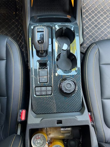 Cubierta de panel de cambio de marchas de fibra de carbono para Ford Ranger Lariat Raptor 2024 2025 - Imagen 7 de 10