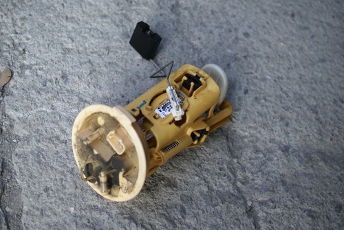 BMW 3er E46 320d 330d  Kraftstoffpumpe Dieselpumpe Diesel Pumpe  6750582