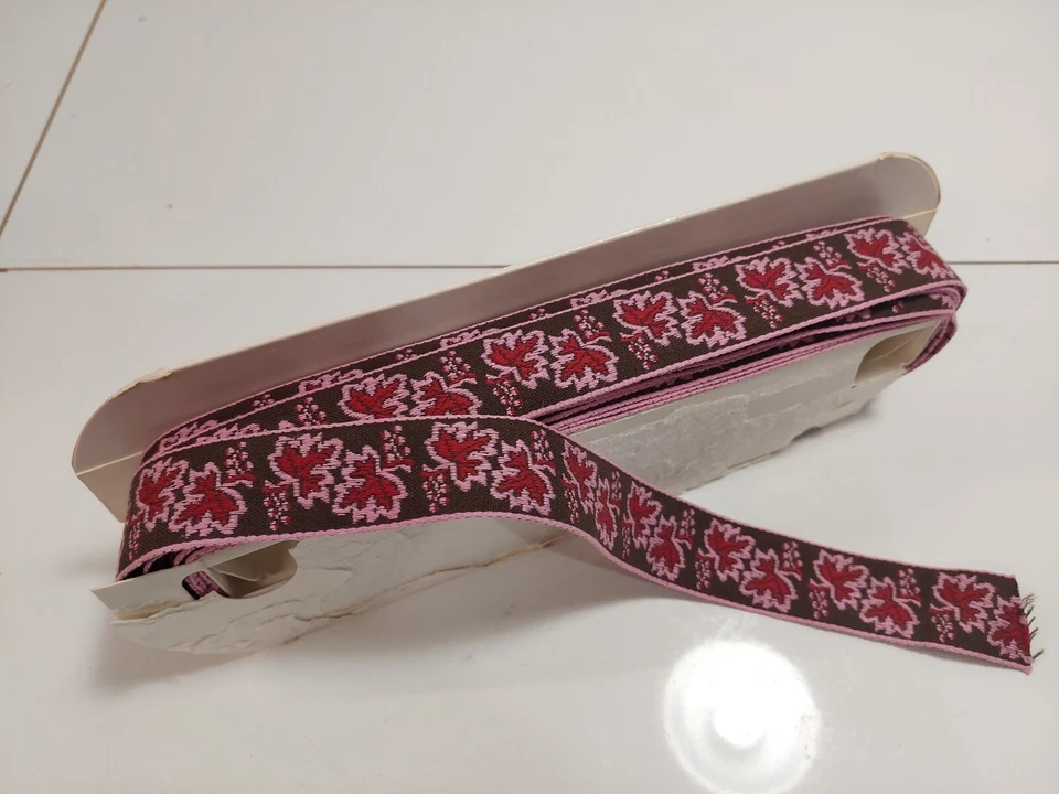 Cinta tejida jacquard vintage Wrights rosa granate y marrón hoja de arce 9 yardas Foto 4 de 4