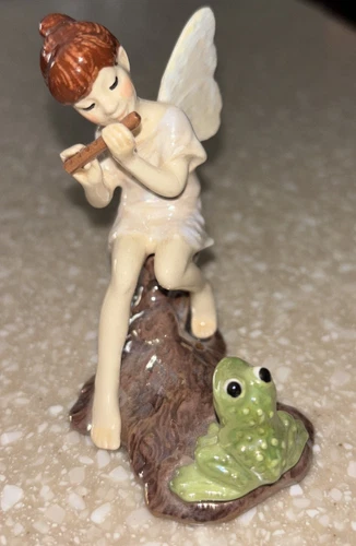 Small Wings Hagen Renaker Specialty Fairy Playing Flute w/ Frog and White Outfit