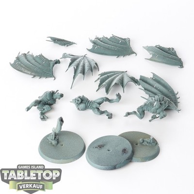 Flesh-eater Courts - 3 x Crypt Flayers - teilweise gebaut