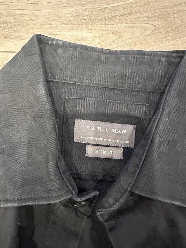Camisa de vestir negra de Zara ajustada para hombre mediana Foto 2 de 4