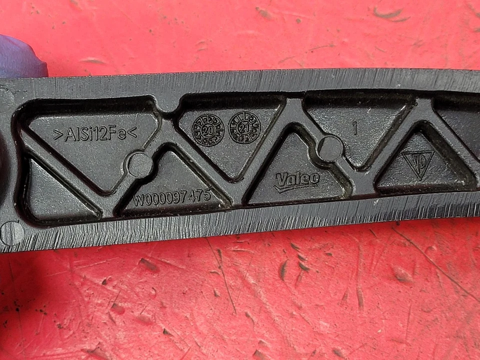 Brazo limpiaparabrisas delantero derecho audi e-tron gt quattro cupé 4 puertas Foto 2 de 4