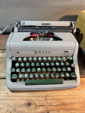 Vintage 1953 Royal Quiet De Luxe Portable Typewriter Working in Case #2 thumbnail
