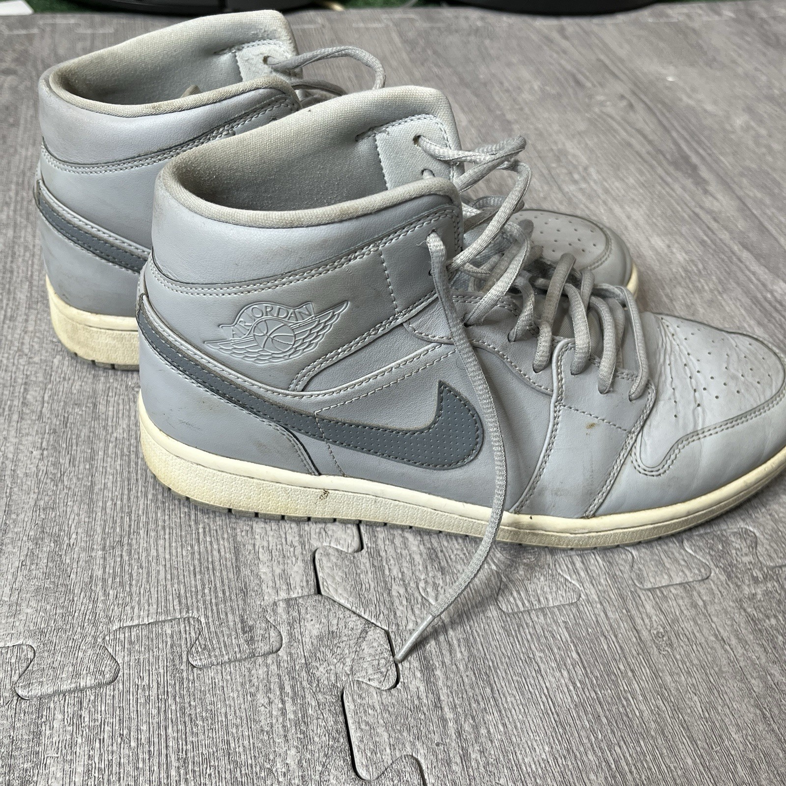 Nike Air Jordan 1 Mid Cool Grey 554724-033 Men’s Size 10 Retro Shoes