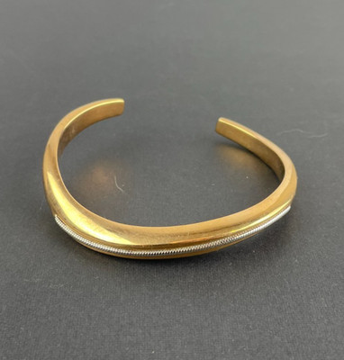 Skagen Gold Tone Cuff Bracelet Minimalist Open Bangle Danish Design 2.5''