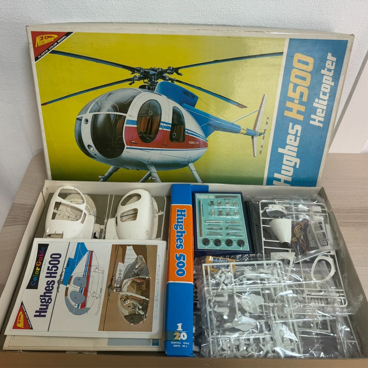 Hughes H500 ヘリコプタープラモデル 1/20 Nichimo Hughes H-500