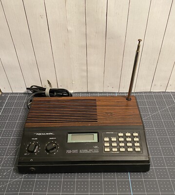 REALISTIC Pro-2011 Scanner programmable 20 canaux entrée