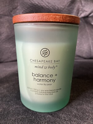 Chesapeake Bay Candle BALANCE & HARMONY Medium Jar 8.8 oz Water Lily Pear Green