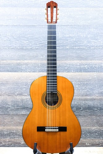 Yamaha GC32C GC Series Handcrafted Line Solid Cedar Top Classical Guitar w/Bag - Picture 2 of 20