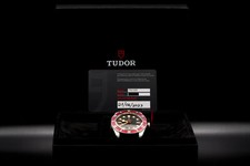 Mens Tudor Black Bay 79230R Watch Red Bezel Black Dial with Box and Card 2