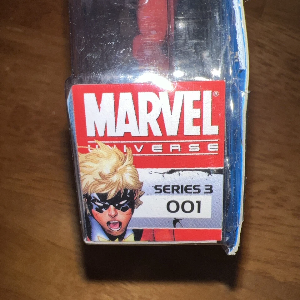漫威宇宙漫威队长可动人偶 3.75 英寸系列 3 #001 全新 — 第 3/4 张图片