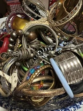 7 Lbs Bracelet Random Metal Beaded Lot Sale Estate Find Silver Tone Gold Tone