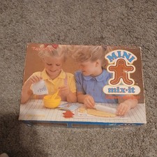 1987 Tuppertoys Mini Mix It Children's Mixing Set