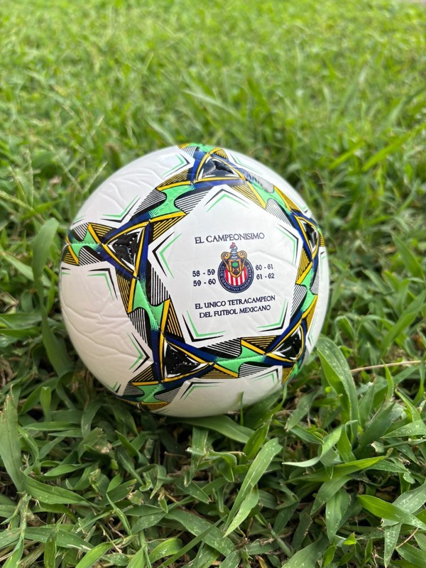 Chivas De Guadalajara Baloncito Conmemorativo Campeonisimo, Tetracampeon, Mexico