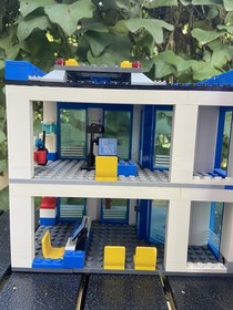 LEGO City Police Station 60141 Incomplete + Police Vehicles, K-9, 10 Figures